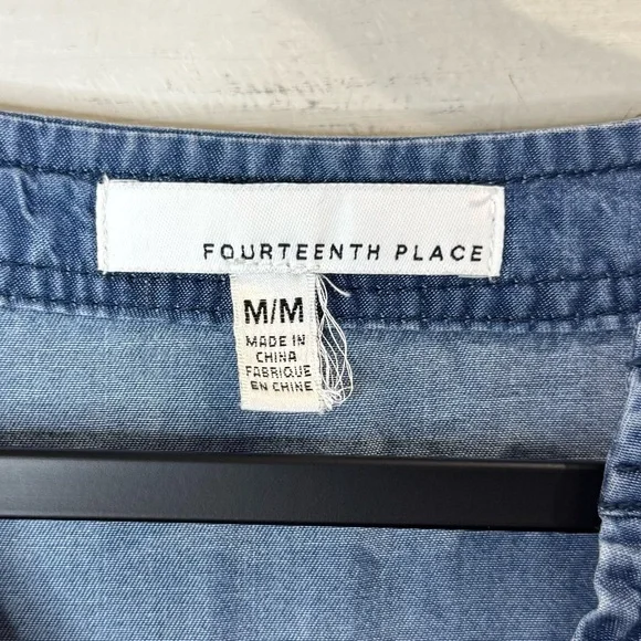 Fourteenth Place Women's Chambray Blue Long Sleeve Top Size Medium - Picture 4 of 6